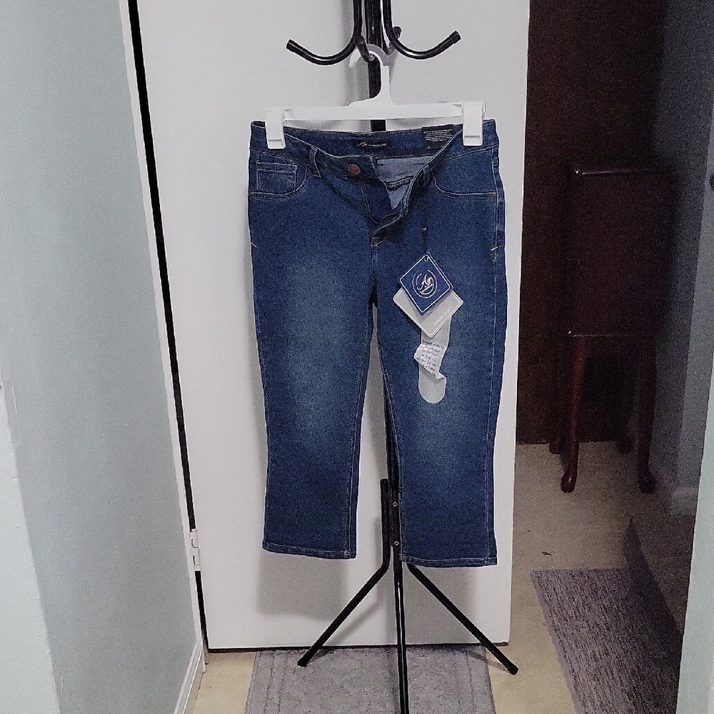 Blue Ankle Cropped Jeans with Distressed Details